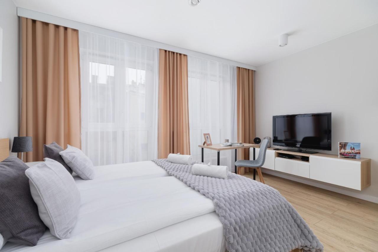 City Studio With Ac Czarnowiejska By Renters Cracovie Extérieur photo