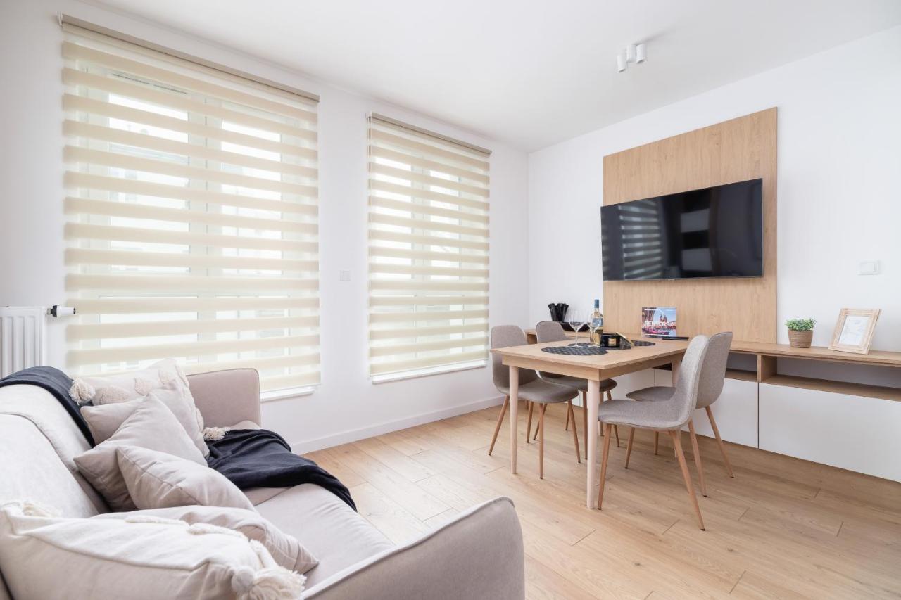 City Studio With Ac Czarnowiejska By Renters Cracovie Extérieur photo