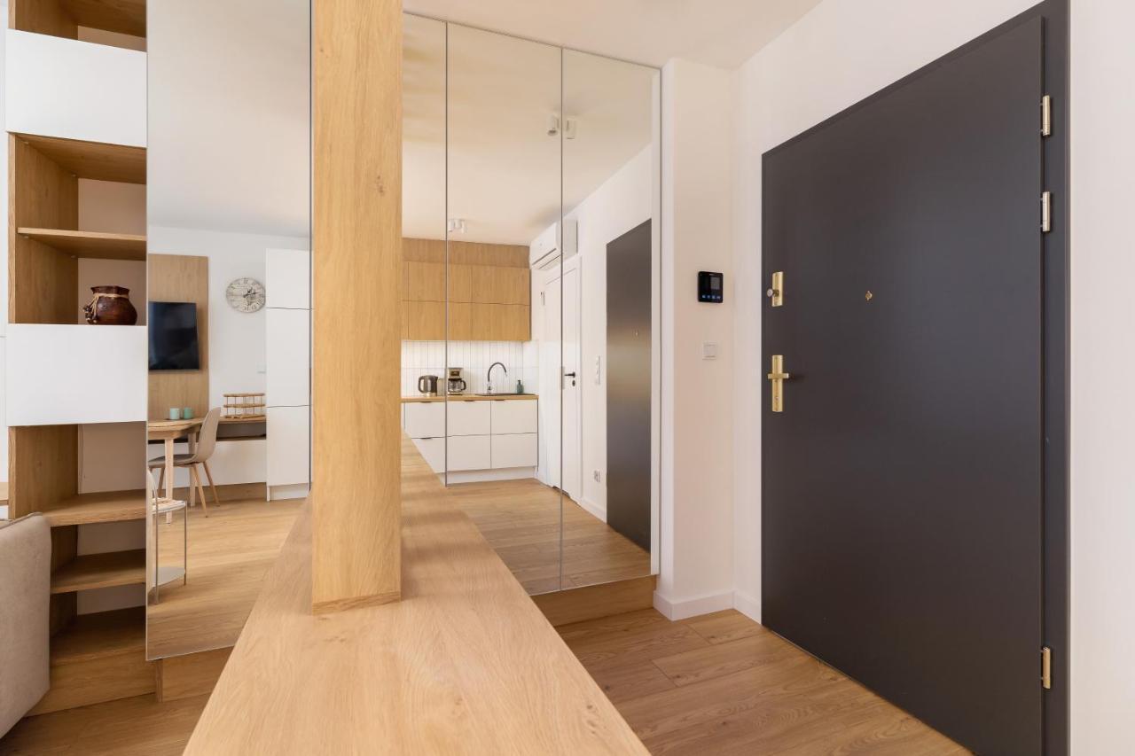 City Studio With Ac Czarnowiejska By Renters Cracovie Extérieur photo