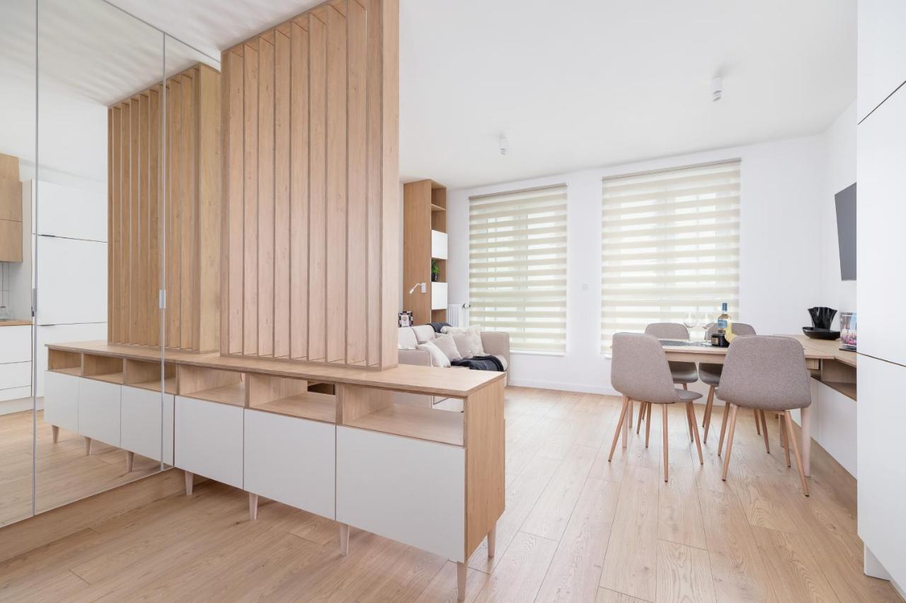 City Studio With Ac Czarnowiejska By Renters Cracovie Extérieur photo