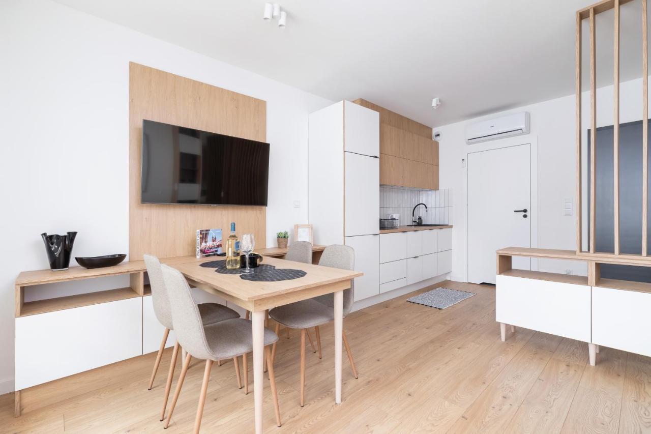 City Studio With Ac Czarnowiejska By Renters Cracovie Extérieur photo