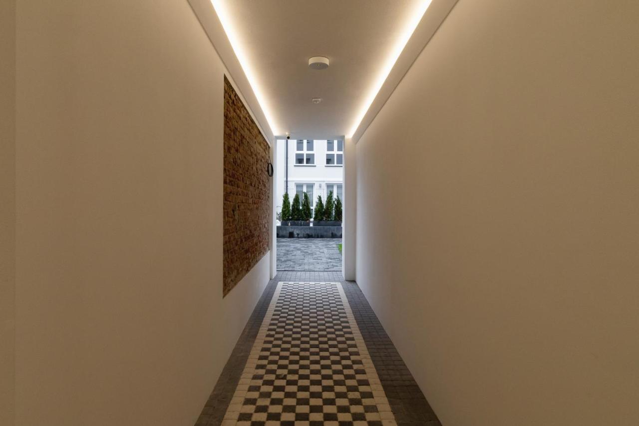City Studio With Ac Czarnowiejska By Renters Cracovie Extérieur photo