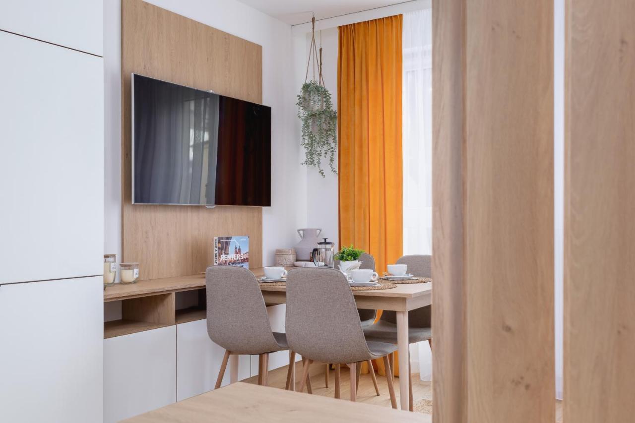 City Studio With Ac Czarnowiejska By Renters Cracovie Extérieur photo